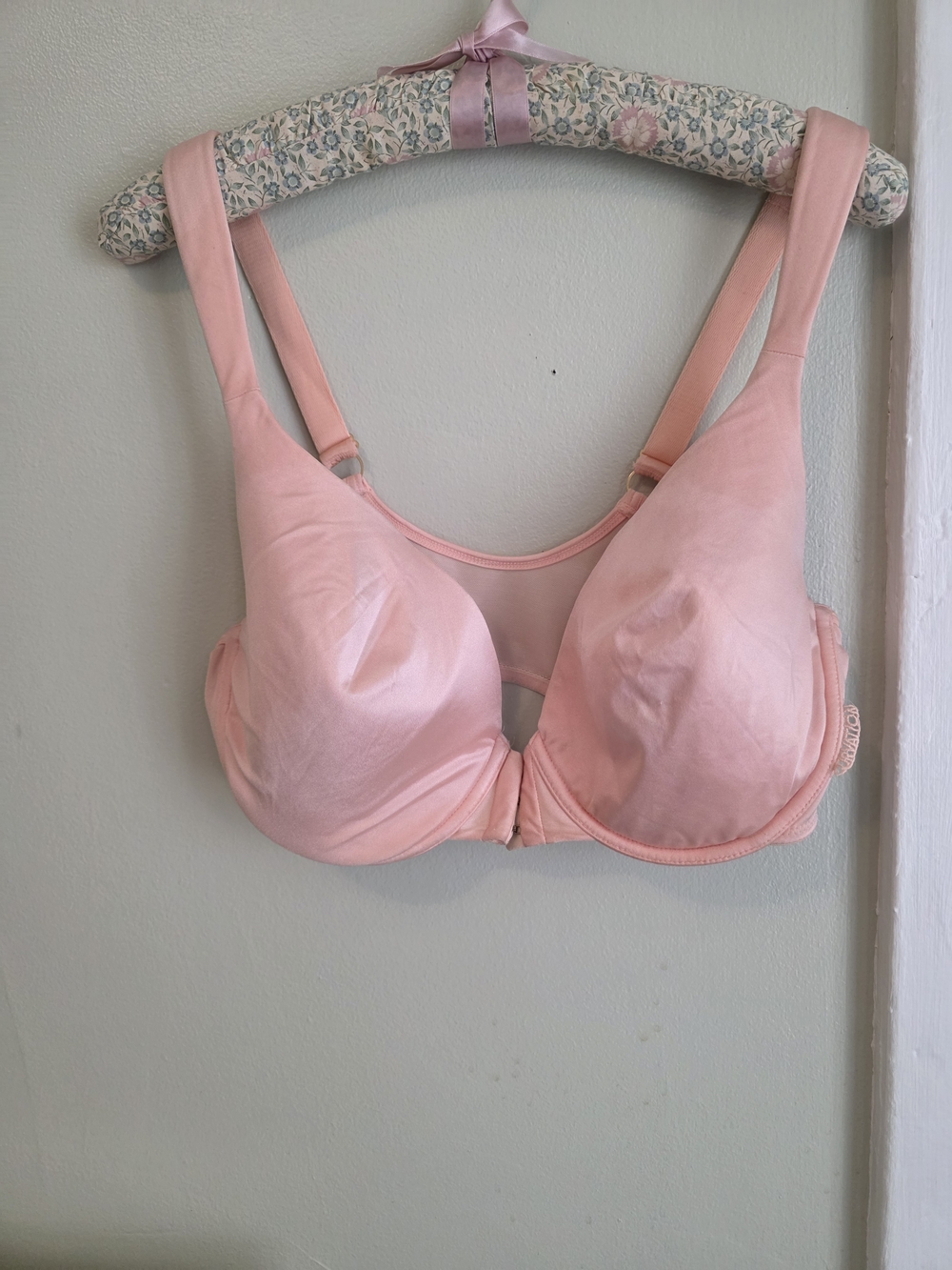 Light Pink Front-Closure Everyday Support Bra